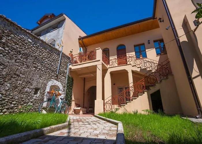 Bed & Breakfast Art Gjuhadol *