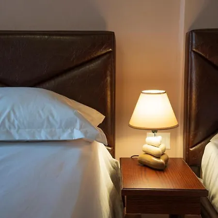 Art Gjuhadol 住宿加早餐酒店