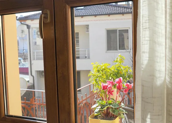 Art Gjuhadol לינה וארוחת בוקר *